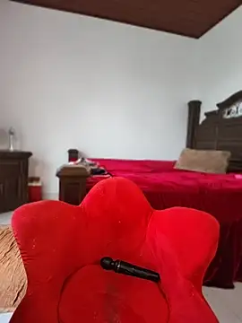 Ruvi_Queen live cam on StripChat
