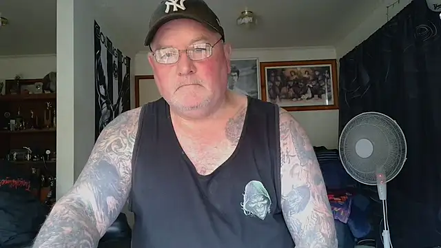 KINKYBLUEYES69 webcam