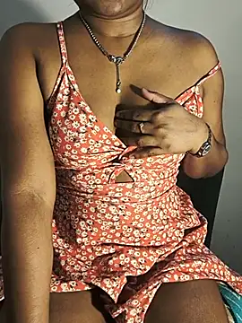 DIRTYSECRET_QUEEN_07