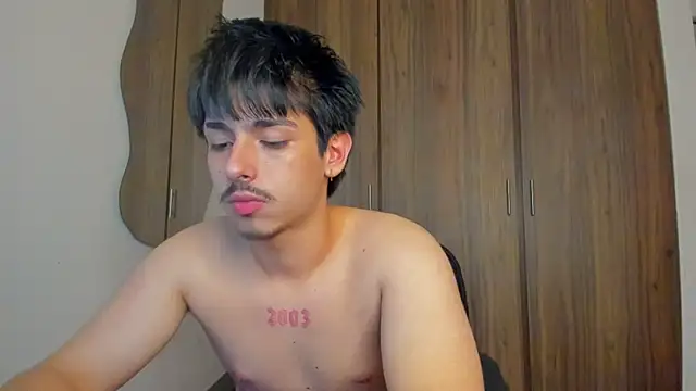 Maximo_Miller webcam