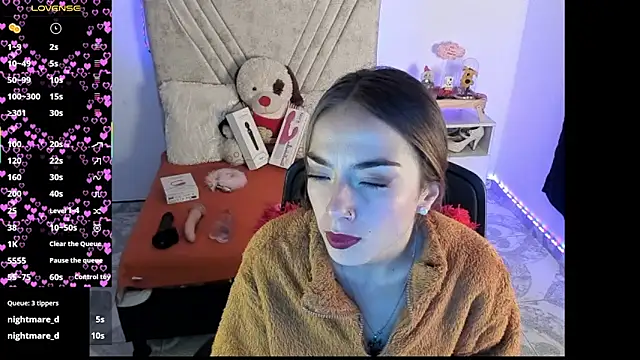 Mia_Victoria22 live cam on StripChat