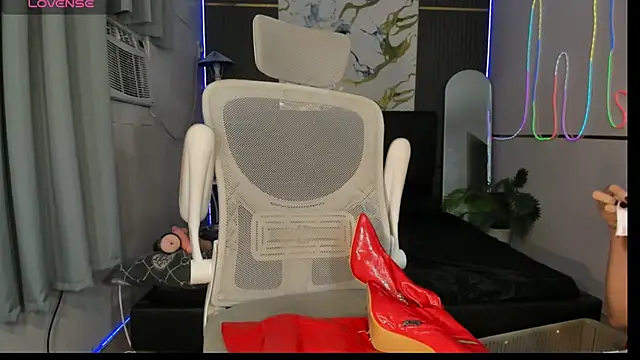 Alexa_therealhorsecock webcam