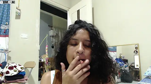 AlinaWoolf_ webcam