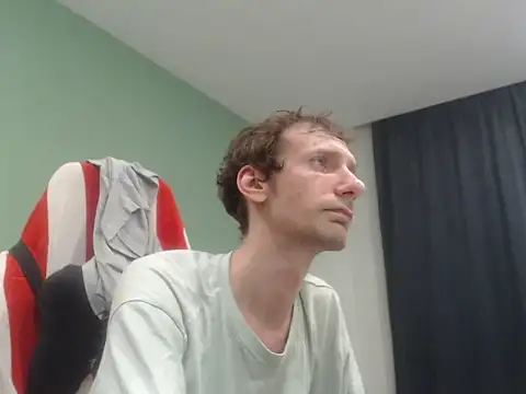 iLoveElusiveCats webcam