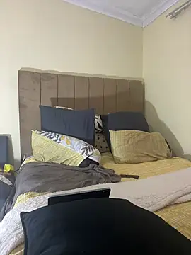 MaskedBootyLicious28 webcam