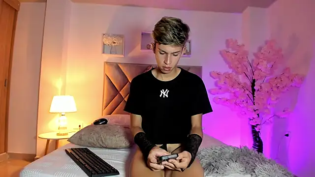 Baby_noahtt webcam