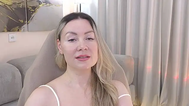ElleHerry webcam