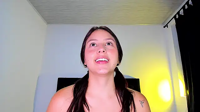 HayleyRoss_ webcam