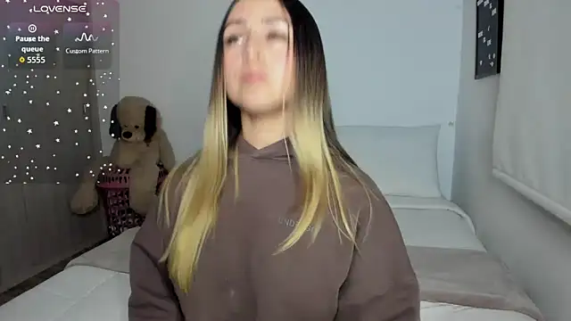sophie_morenoo webcam