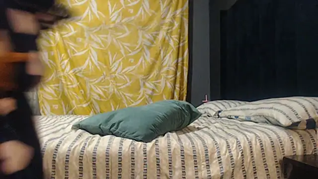 SEXYHUGEASS21 webcam