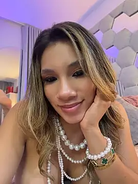 NicoleArmani webcam