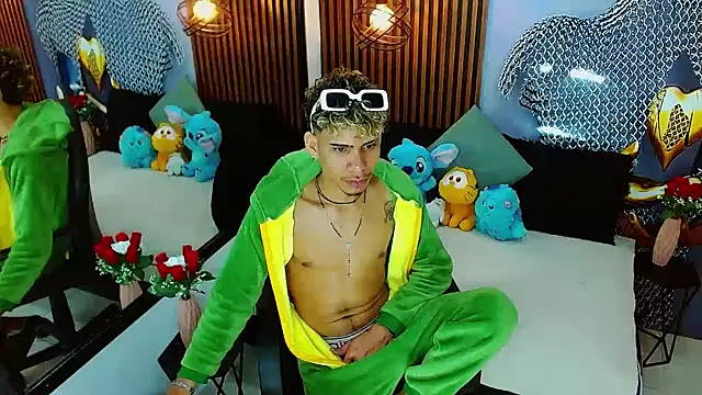 Skinny_cute_Alyer webcam