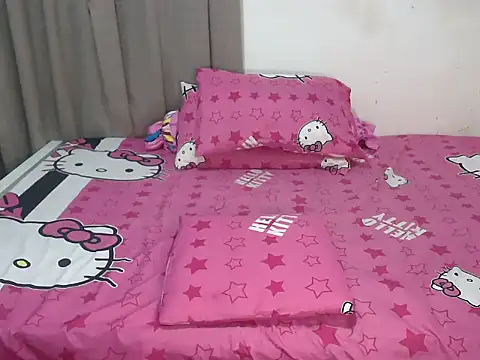 Hotpeachyx webcam