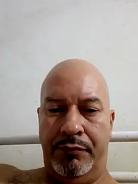 Juan_45 Live Webcam on Stripchat