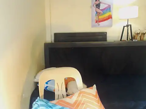 GoldenCumTYRA webcam