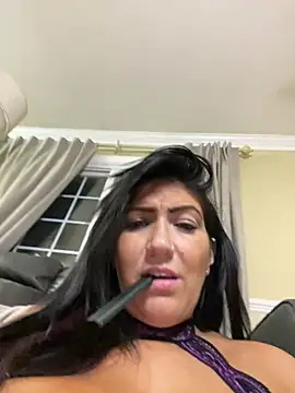 littlemisseeve (F milf) - Fuck me till I squirt