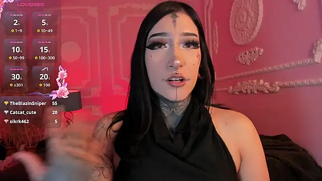 Kat_VonDe live cam on StripChat