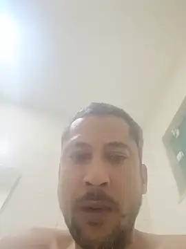 Arrombador20 live cam on StripChat