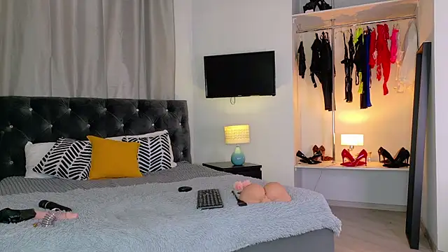 InvitingTina webcam