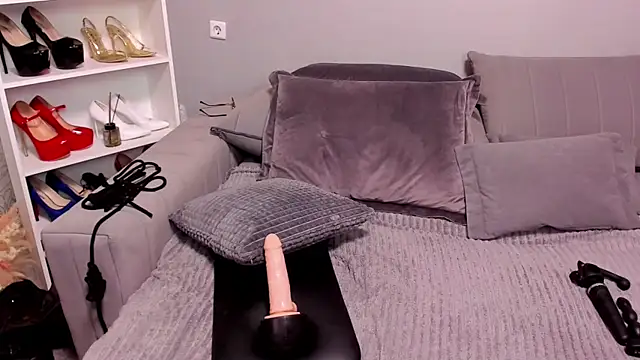 Jullia_Moor webcam