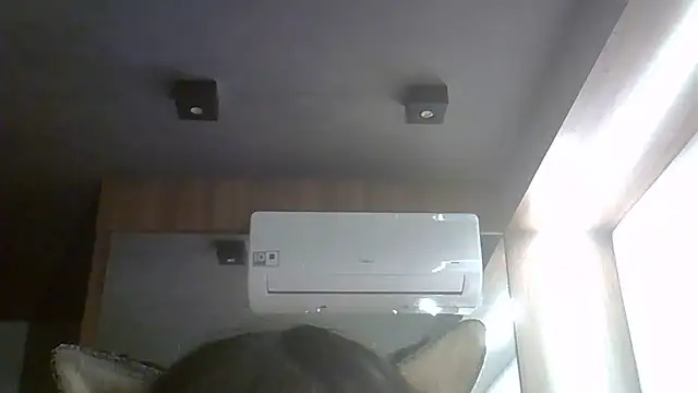 SkinnyKitten live cam
