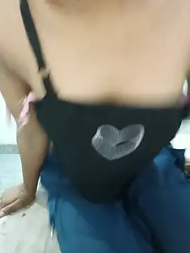 HOTDARLING420 live cam on StripChat