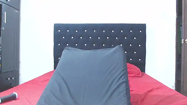 isabella_dirty69 live cam on StripChat