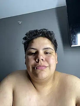 Hailey_Curvy webcam