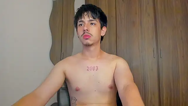 Maximo_Miller webcam