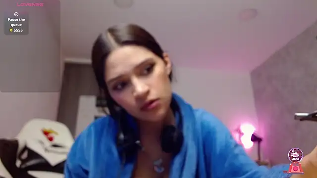 Roxxi_2110 webcam