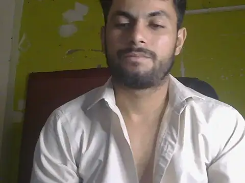 Stubborndesiboy live cam on StripChat