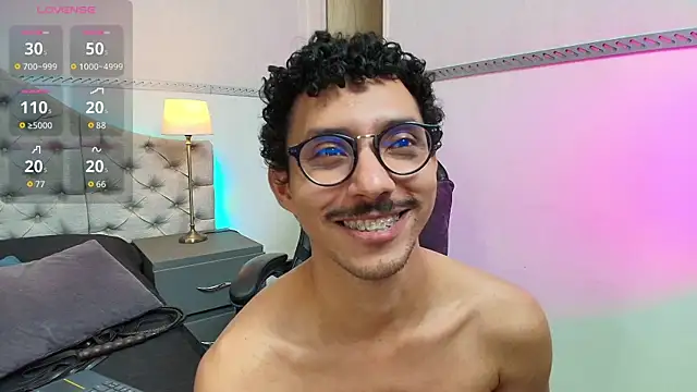 Twunk_miguel live cam on StripChat