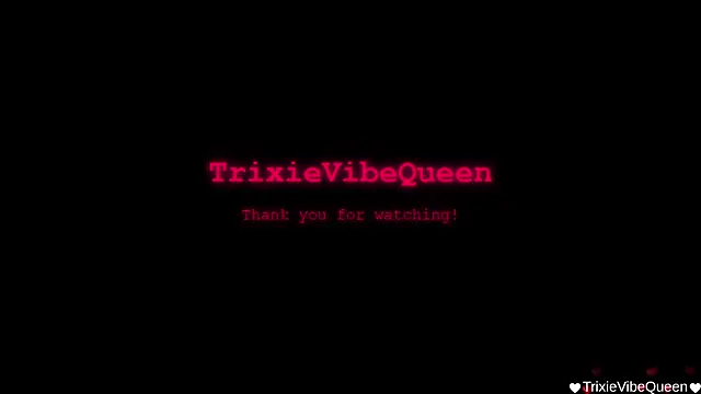 TrixieVibeQueen webcam