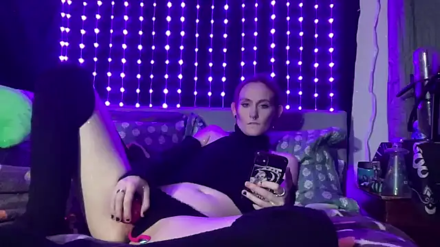 Savyandsaint live cam on StripChat