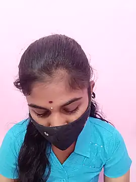 Tamil_Keerthanaa live cam on StripChat