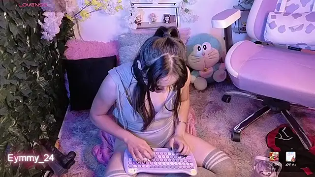 Eymmy_24 webcam