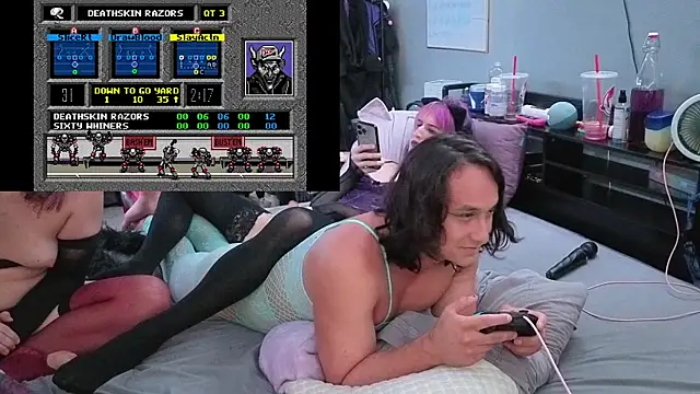 PolyCircus live sex cam