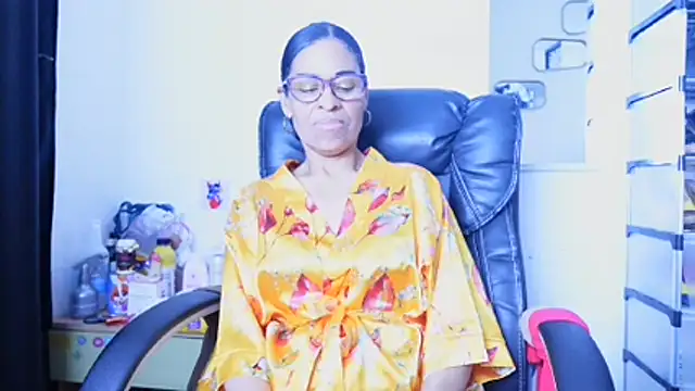 Aries_Mature webcam