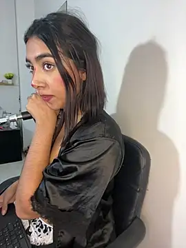 cherry_skinnyy_ webcam