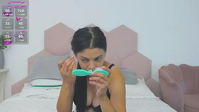 LadyLiia webcam