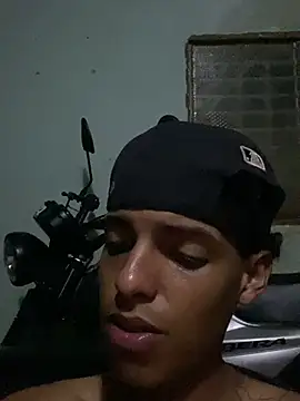 Aleexxx_2005 webcam