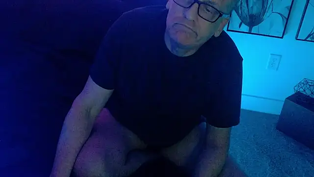 BlameItOnJunior live cam on StripChat