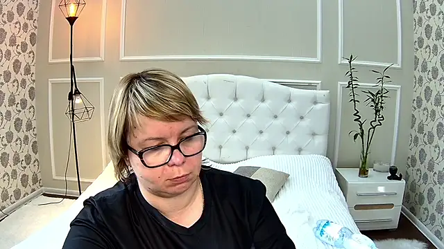 BonnnyBoobsy webcam