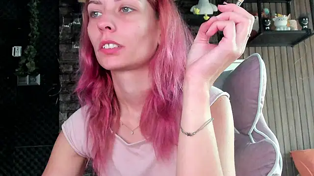 karo123421 live cam on StripChat