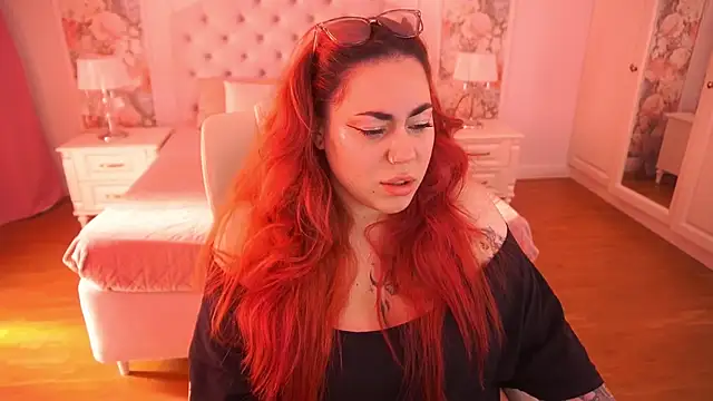 Kittywakee live cam on StripChat