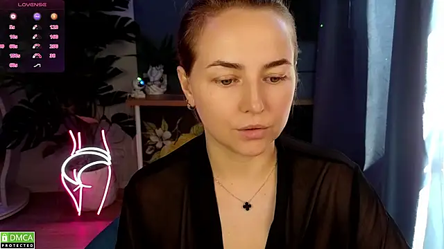 Mira_Mermayd live cam on StripChat
