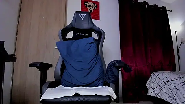 Cloudy_pigDude webcam