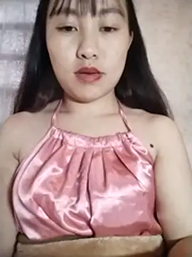 Cherry-squirtt live cam on StripChat