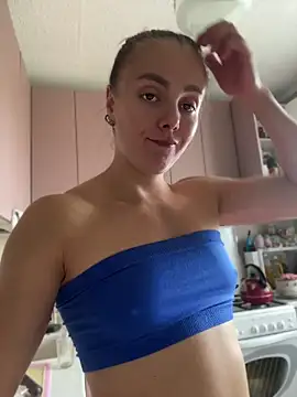 AlisaKissss live cam on StripChat