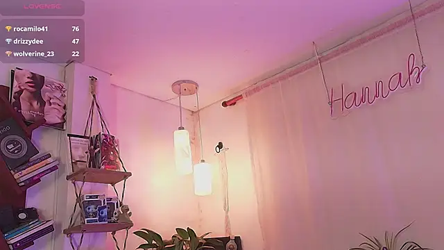 HANNAH_LOVEE live cam on StripChat